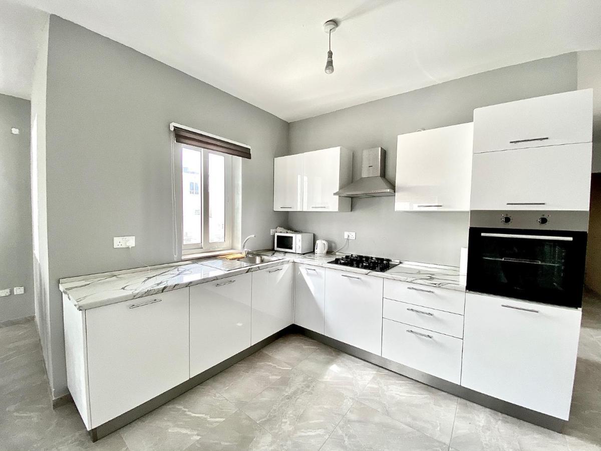 New Breeze Apartment *