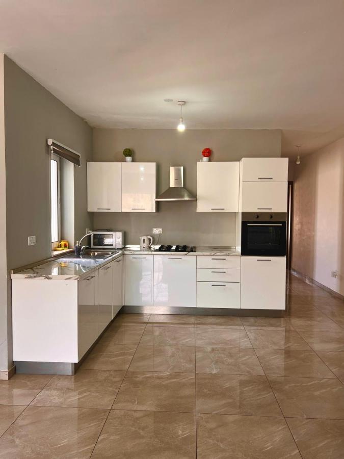 New Breeze Apartment St. Paul's Bay